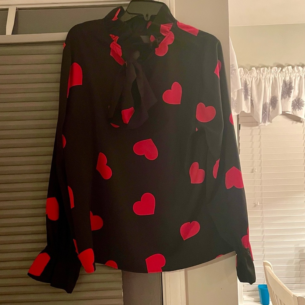 Studio Park x  Shawn Killinger  Women’s Woven Long Sleeve Black Heart Top  Large